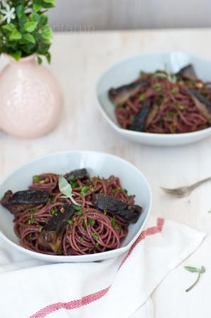 Post image for Pomegranate infused spaghetti w/ garlic sage butter