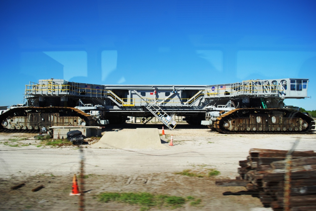 DSC_0145 The Crawler is used to transport the orbiter to the launchpad for the countdown ;)
