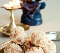 Thumbnail image for Diwali {Coconut & Almond Laddu}
