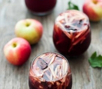 Thumbnail image for Autumn Apple Cider & Champagne Sangria